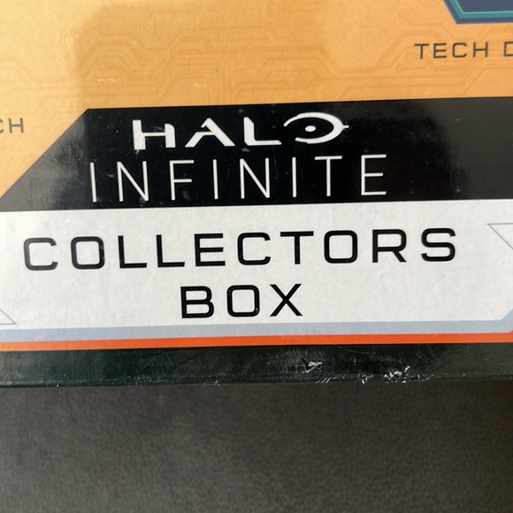 HALO INFINITE COLLECTORS BOX - Picture 11 of 12